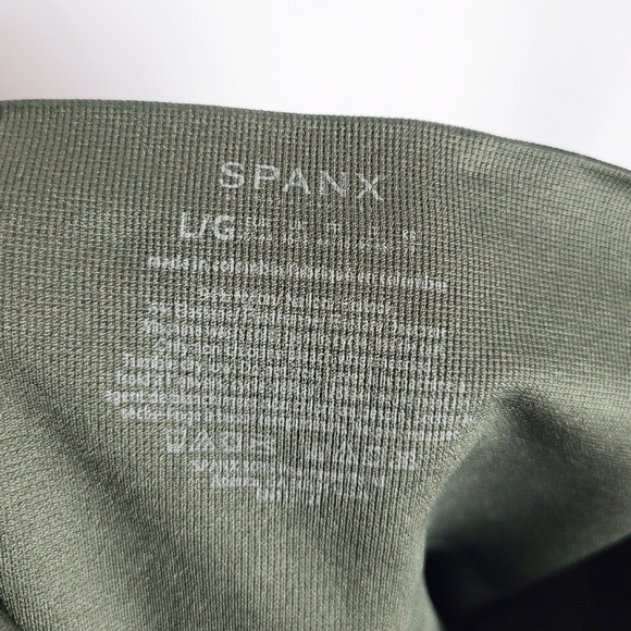 SPANX Look at Me Now seamless leggings in camo camouflage - Picture 4 of 5